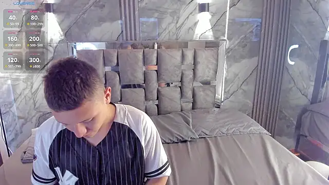 Snapshot of Manson_and_Zoe chatting on 9, 2, 2026 Manson and Zoe online show from 9, 2, 2026