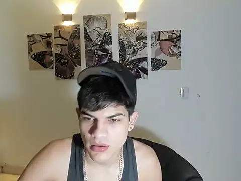 Jesshot bigcock20cm online show from 15, 2, 2026