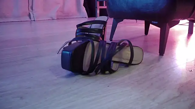 bellaskeykeeper online show from 27, 2, 2026