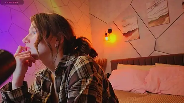  Kiki angel  online show from 27, 3, 2026