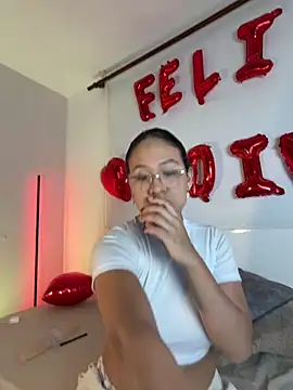 Snapshot of HoneyDolllXXX chatting on 16, 2, 2026 HoneyDolllXXX online show from 16, 2, 2026