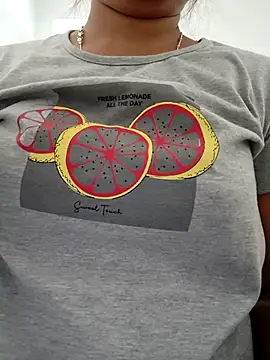 Fantasy Queen94 online show from 9, 2, 2026