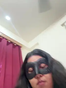 raavigirl online show from 4, 4, 2026