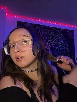 Snapshot of mommynxttie chatting on 28, 2, 2026 mommynxttie online show from 28, 2, 2026