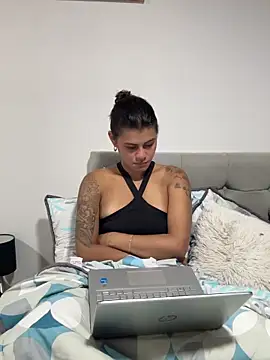 RachelWeisz  online show from 19, 4, 2026