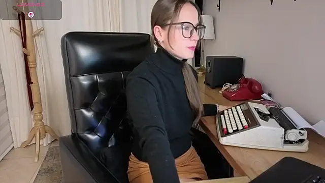 Snapshot of kate_thompson_ chatting on 2, 5, 2026 kate thompson online show from 2, 5, 2026