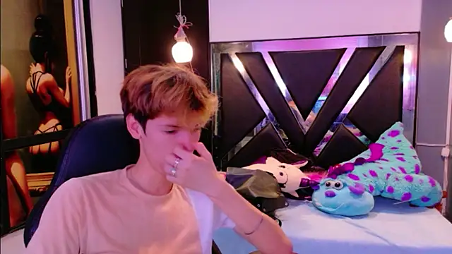 Snapshot of Liam_Green1 chatting on 11, 2, 2026 Liam Green1 online show from 11, 2, 2026