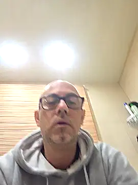 pareja47 online show from 21, 2, 2026