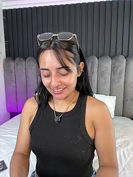 Nanda vixen  online show from 3, 4, 2026