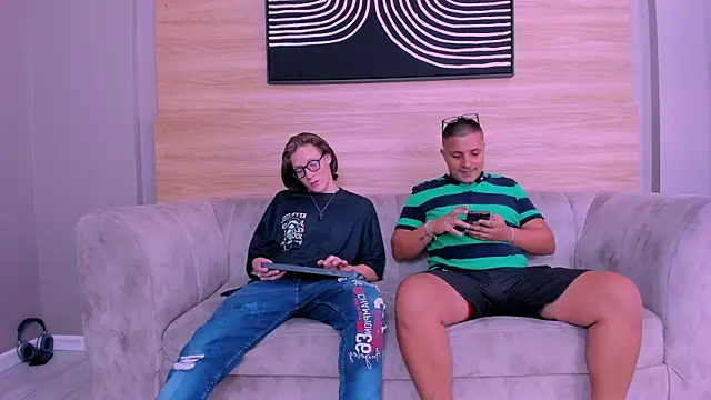 close friends online show from 9, 5, 2026