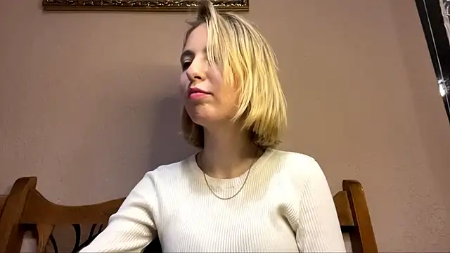 Snapshot of CharmingBlonde chatting on 10, 2, 2026 CharmingBlonde online show from 10, 2, 2026