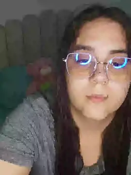 Snapshot of its_lauu_ chatting on 30, 4, 2026 its lauu online show from 30, 4, 2026