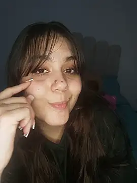 Snapshot of its_lauu_ chatting on 7, 5, 2026 its lauu online show from 7, 5, 2026