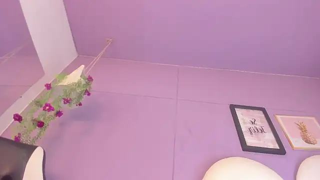 luna bradley  online show from 7, 3, 2026