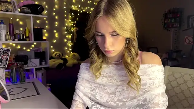 Snapshot of amily_sunray chatting on 14, 2, 2026 amily sunray online show from 14, 2, 2026