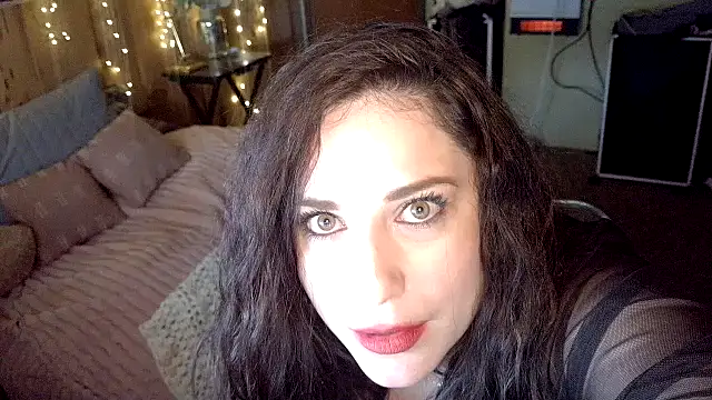 VelvetBrunetteXo online show from 7, 4, 2026