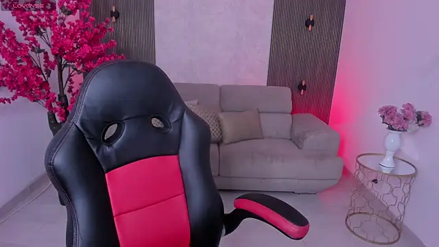 karol priston online show from 2, 4, 2026