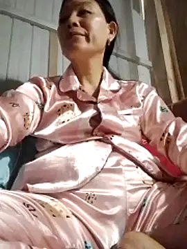 Snapshot of Kiss_love2 chatting on 8, 6, 2026 Kiss love2 online show from 8, 6, 2026