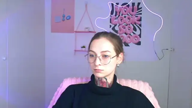 Snapshot of Esmi_Winter chatting on 25, 2, 2026 Esmi Winter online show from 25, 2, 2026