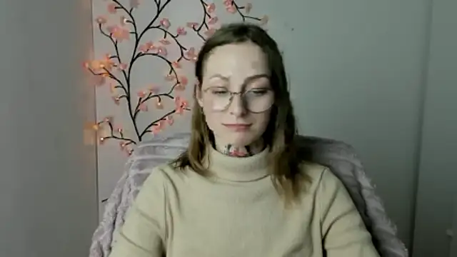 Snapshot of Esmi_Winter chatting on 30, 4, 2026 Esmi Winter online show from 30, 4, 2026