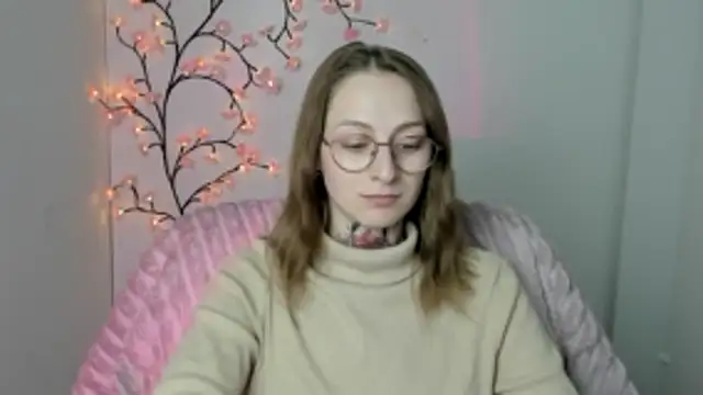 Snapshot of Esmi_Winter chatting on 11, 5, 2026 Esmi Winter online show from 11, 5, 2026