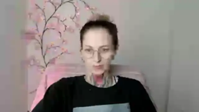 Snapshot of Esmi_Winter chatting on 12, 5, 2026 Esmi Winter online show from 12, 5, 2026