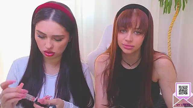 Sofia Plump online show from 5, 4, 2026