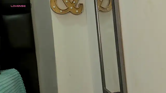 Criistal castro online show from 6, 3, 2026