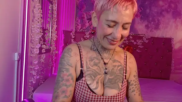 Everlyn sexx online show from 16, 2, 2026