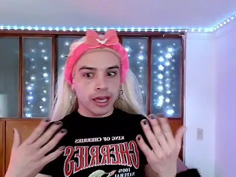 Snapshot of DanniHotBoy02 chatting on 27, 2, 2026 DanniHotBoy02 online show from 27, 2, 2026