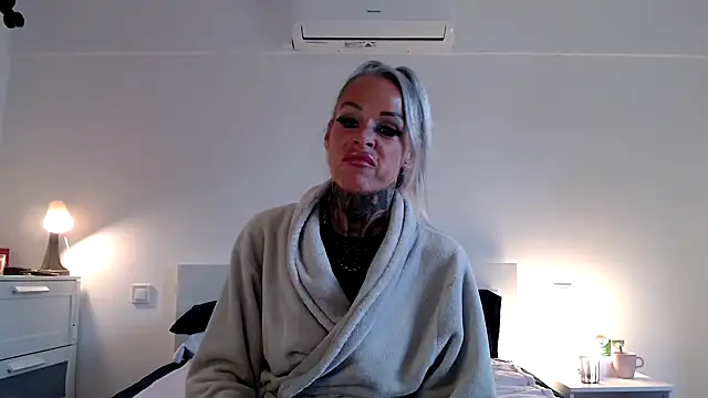 Sophie-Logan-Ink online show from 13, 4, 2026