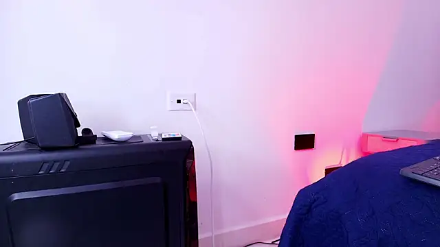 freyhasmith  online show from 5, 3, 2026