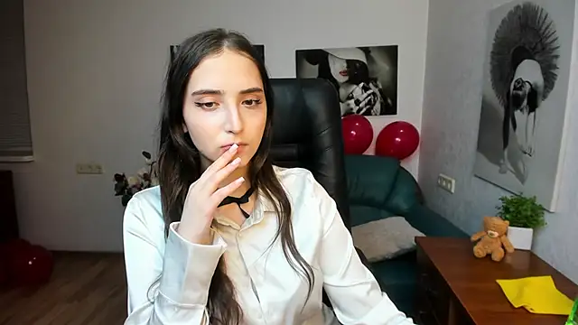 Effy Royse online show from 17, 2, 2026