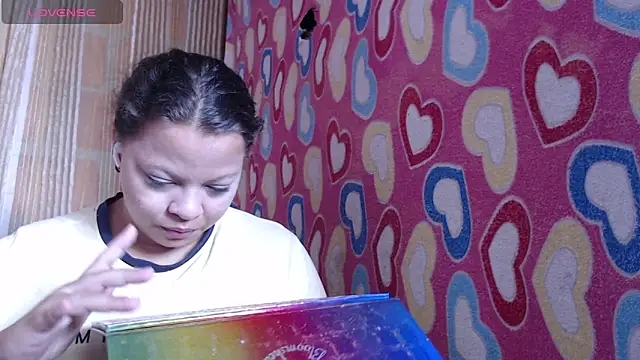 Snapshot of vanuslovelatina chatting on 16, 4, 2026 vanuslovelatina online show from 16, 4, 2026