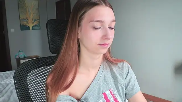 Snapshot of Your_Alisaa chatting on 4, 7, 2026 Your Alisaa online show from 4, 7, 2026