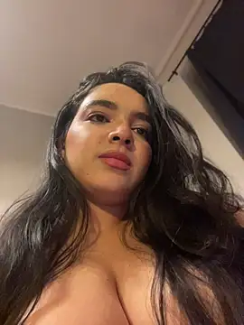 Snapshot of Mayaslow chatting on 17, 6, 2026 Mayaslow online show from 17, 6, 2026