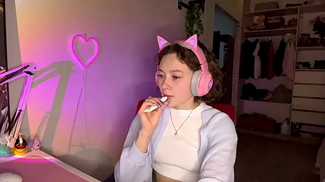 Snapshot of SlunkRear chatting on 22, 2, 2026 SlunkRear online show from 22, 2, 2026