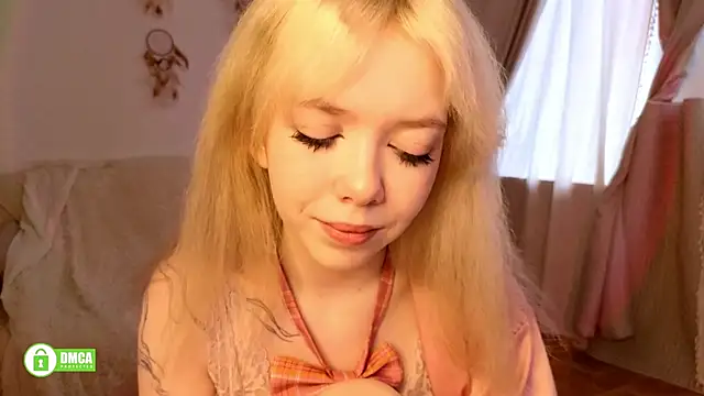 Snapshot of Rochelle_kitty chatting on 26, 4, 2026 Rochelle kitty online show from 26, 4, 2026