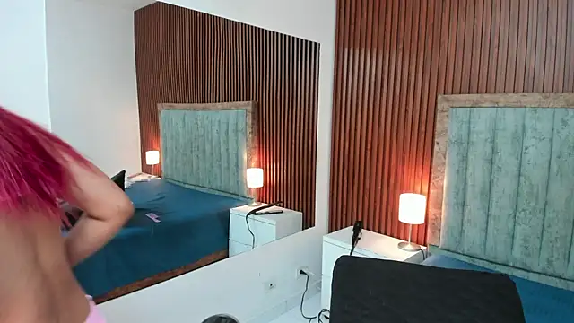 Karina Towers online show from 31, 3, 2026