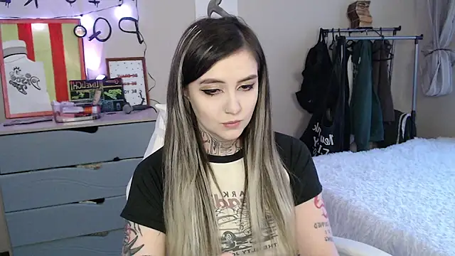 Rin Tozier online show from 19, 4, 2026