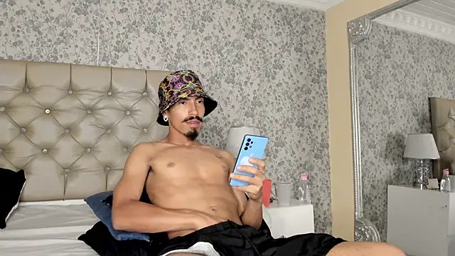 NoaahTylor online show from 1, 4, 2026