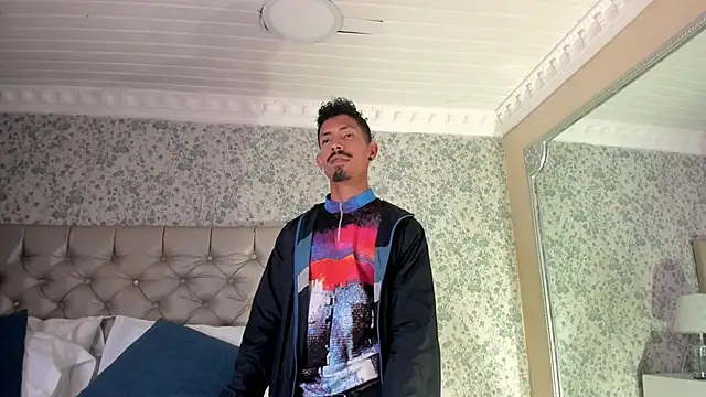 NoaahTylor online show from 14, 4, 2026