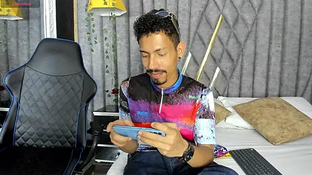 Snapshot of NoaahTylor chatting on 10, 7, 2026 NoaahTylor online show from 10, 7, 2026