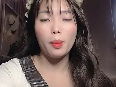 Girl-crazy1 online show from 26, 2, 2026