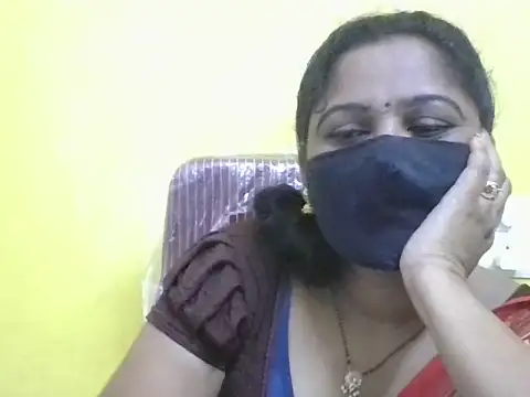 Snapshot of anu-reddyy chatting on 22, 6, 2026 anu-reddyy online show from 22, 6, 2026