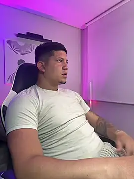  robertobaggioo online show from 12, 4, 2026