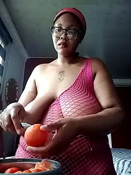 Snapshot of ShantelBootyBoobs chatting on 24, 4, 2026 ShantelBootyBoobs online show from 24, 4, 2026