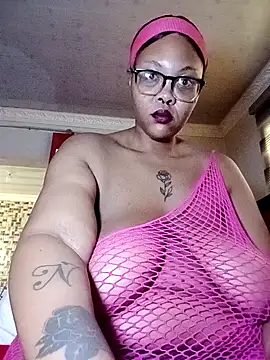 Snapshot of ShantelBootyBoobs chatting on 6, 5, 2026 ShantelBootyBoobs online show from 6, 5, 2026