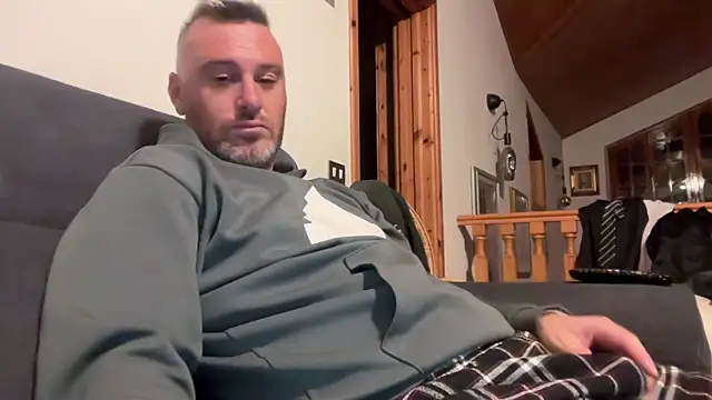 Snapshot of marcovik1 chatting on 1, 3, 2026 marcovik1 online show from 1, 3, 2026