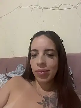 Snapshot of Larinhap chatting on 6, 6, 2026 Larinhap online show from 6, 6, 2026
